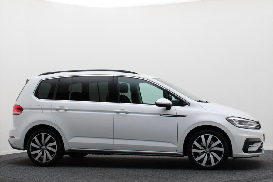 Volkswagen Touran 1.4 TSI DSG Highline Edition R-Line 7p Climate, ACC, Stuur/Stoel Verwarming, Apple Carplay, LED, Trekhaak, 18''