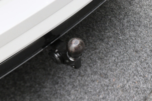 Volkswagen Touran 1.4 TSI DSG Highline Edition R-Line 7p Climate, ACC, Stuur/Stoel Verwarming, Apple Carplay, LED, Trekhaak, 18''