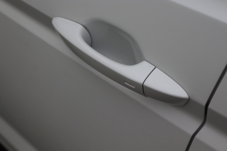 Volkswagen Touran 1.4 TSI DSG Highline Edition R-Line 7p Climate, ACC, Stuur/Stoel Verwarming, Apple Carplay, LED, Trekhaak, 18''