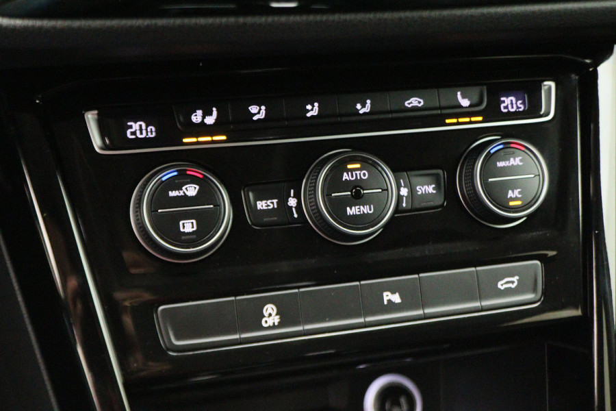 Volkswagen Touran 1.4 TSI DSG Highline Edition R-Line 7p Climate, ACC, Stuur/Stoel Verwarming, Apple Carplay, LED, Trekhaak, 18''