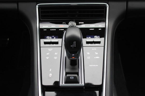 Porsche Panamera 4.0 Turbo S E-Hybrid / Panoramadak / 360Camera / Achterasbesturing / Nachtzicht / Softclose / 21'' / Sportuitlaat / Matrix LED / Carbon intr. / Bose / Sportdesign / Volleder / Dodehoek / DAB / ACC
