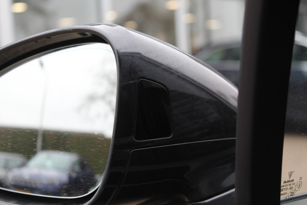 Porsche Panamera 4.0 Turbo S E-Hybrid / Panoramadak / 360Camera / Achterasbesturing / Nachtzicht / Softclose / 21'' / Sportuitlaat / Matrix LED / Carbon intr. / Bose / Sportdesign / Volleder / Dodehoek / DAB / ACC