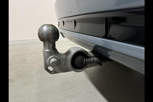 Volvo XC90 2.0 T8 Recharge AWD R-Design Pano B&W Luchtvering Trekh. 360°