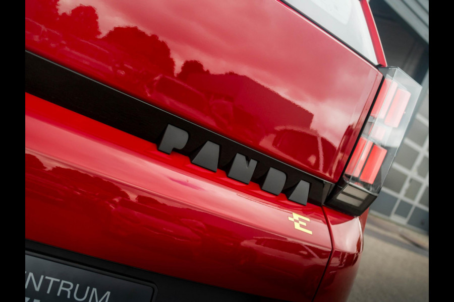 Fiat Grande Panda Red 11 kW 44 kWh | Airco | Cruise | Apple Carplay | 16" | PDC