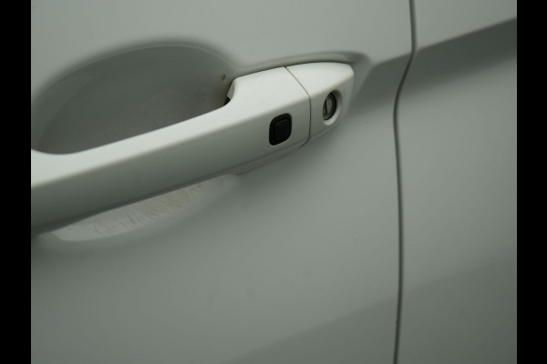 Mitsubishi Eclipse Cross 2.4 Intense Plug In Hybrid 188pk PHEV | Trekhaak | Apple Carplay | Voorstoelen Verwarmd | Keyless | Cruise Control | DAB |