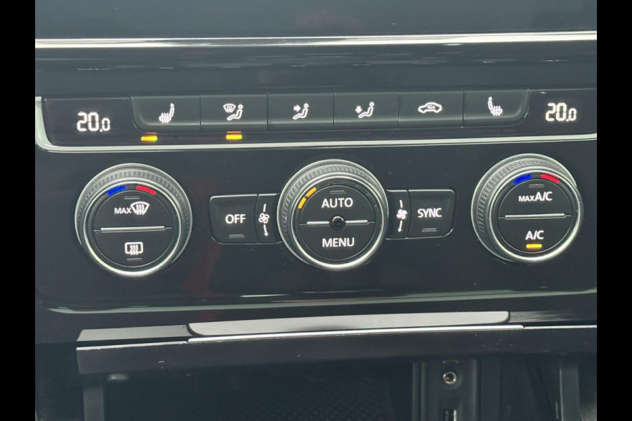 Volkswagen Golf Variant 1.5 TSI Highline Adaptive cruise Climate Pano Navi Stoelverwarming Apple / Android Parkeersensoren