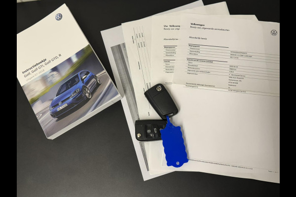 Volkswagen Golf Variant 1.5 TSI Highline Adaptive cruise Climate Pano Navi Stoelverwarming Apple / Android Parkeersensoren