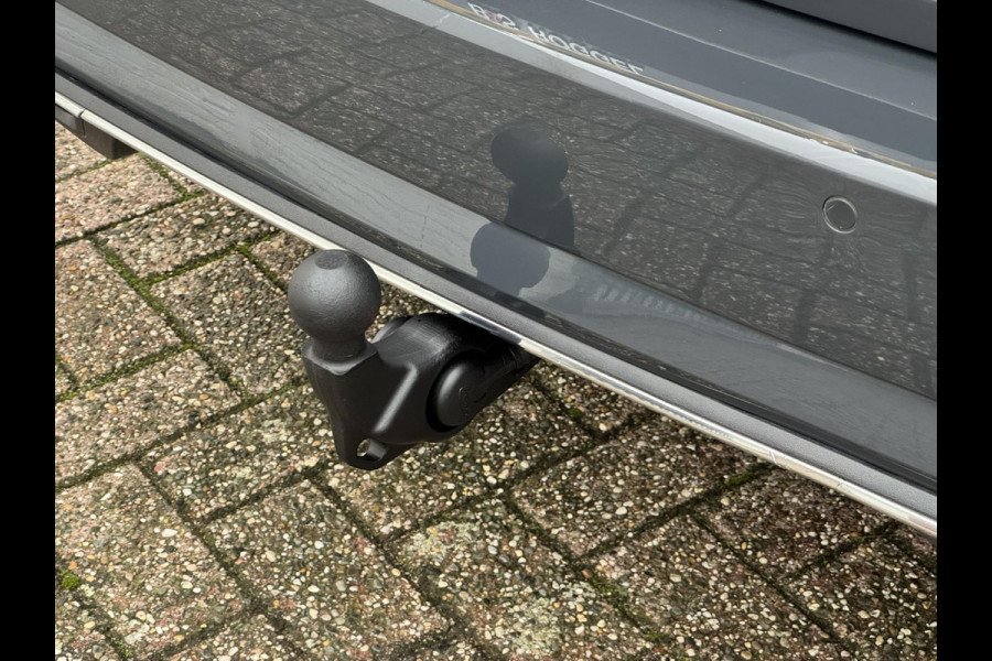 Volkswagen Golf Variant 1.5 TSI Highline Adaptive cruise Climate Pano Navi Stoelverwarming Apple / Android Parkeersensoren