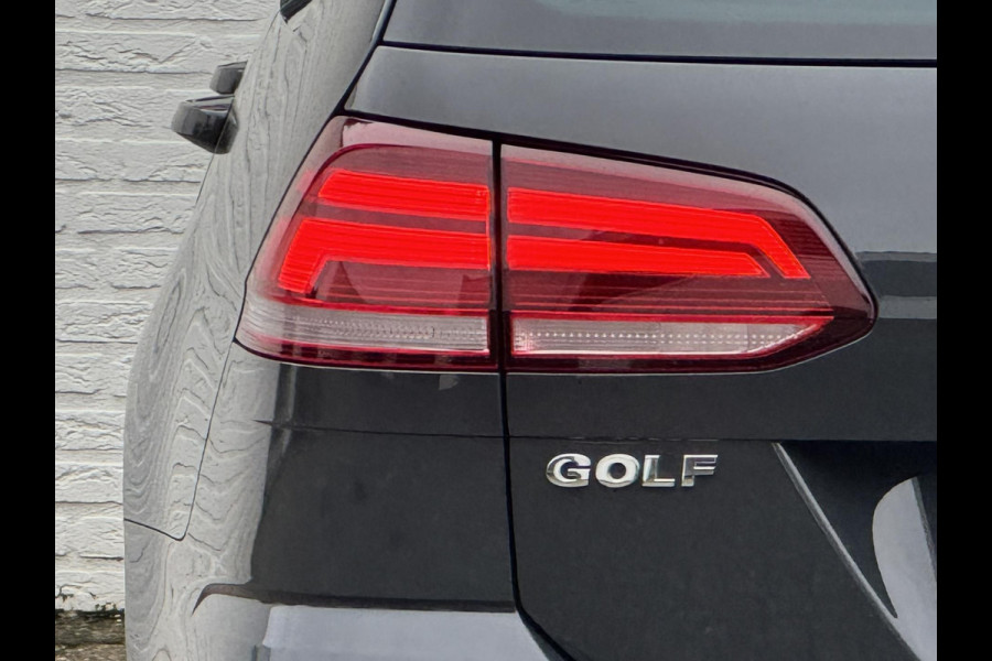 Volkswagen Golf Variant 1.5 TSI Highline Adaptive cruise Climate Pano Navi Stoelverwarming Apple / Android Parkeersensoren