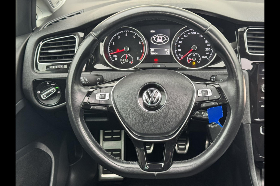 Volkswagen Golf Variant 1.5 TSI Highline Adaptive cruise Climate Pano Navi Stoelverwarming Apple / Android Parkeersensoren
