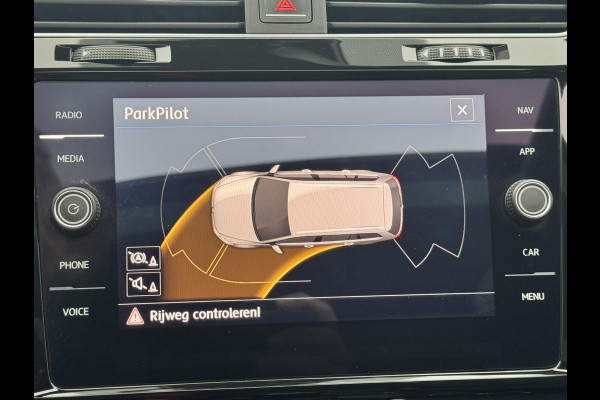 Volkswagen Golf Variant 1.5 TSI Highline Adaptive cruise Climate Pano Navi Stoelverwarming Apple / Android Parkeersensoren