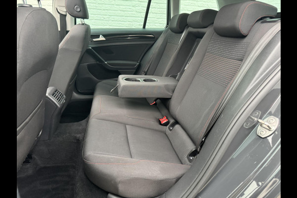 Volkswagen Golf Variant 1.5 TSI Highline Adaptive cruise Climate Pano Navi Stoelverwarming Apple / Android Parkeersensoren