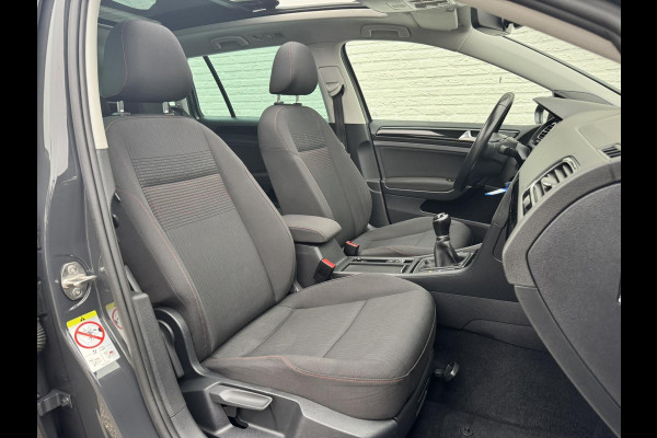 Volkswagen Golf Variant 1.5 TSI Highline Adaptive cruise Climate Pano Navi Stoelverwarming Apple / Android Parkeersensoren