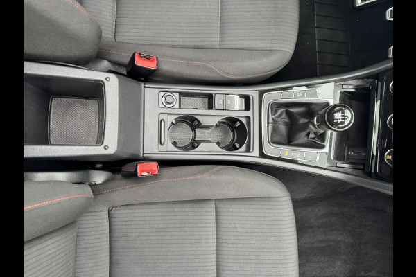 Volkswagen Golf Variant 1.5 TSI Highline Adaptive cruise Climate Pano Navi Stoelverwarming Apple / Android Parkeersensoren