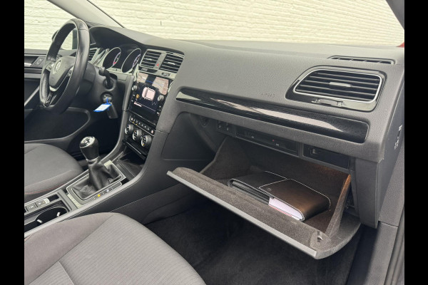 Volkswagen Golf Variant 1.5 TSI Highline Adaptive cruise Climate Pano Navi Stoelverwarming Apple / Android Parkeersensoren