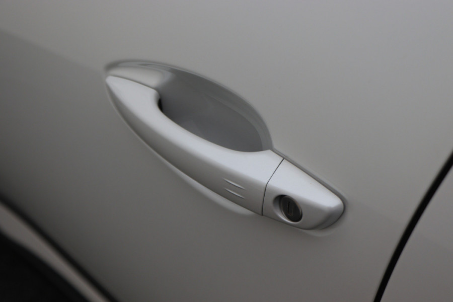 Peugeot 3008 1.6 HYbrid 300 Allure Pack Business 4WD Panoramadak, 360° Camera, Virtual Cockpit, Apple Carplay, LED