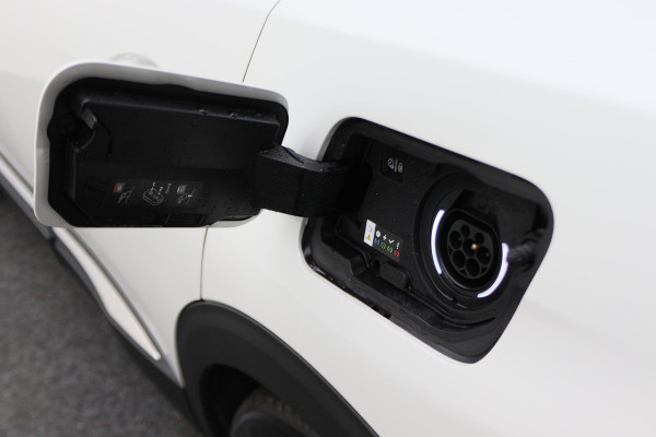 Peugeot 3008 1.6 HYbrid 300 Allure Pack Business 4WD Panoramadak, 360° Camera, Virtual Cockpit, Apple Carplay, LED