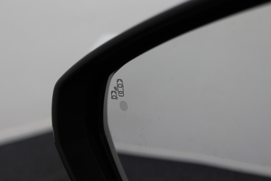 Peugeot 3008 1.6 HYbrid 300 Allure Pack Business 4WD Panoramadak, 360° Camera, Virtual Cockpit, Apple Carplay, LED