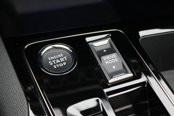 Peugeot 3008 1.6 HYbrid 300 Allure Pack Business 4WD Panoramadak, 360° Camera, Virtual Cockpit, Apple Carplay, LED