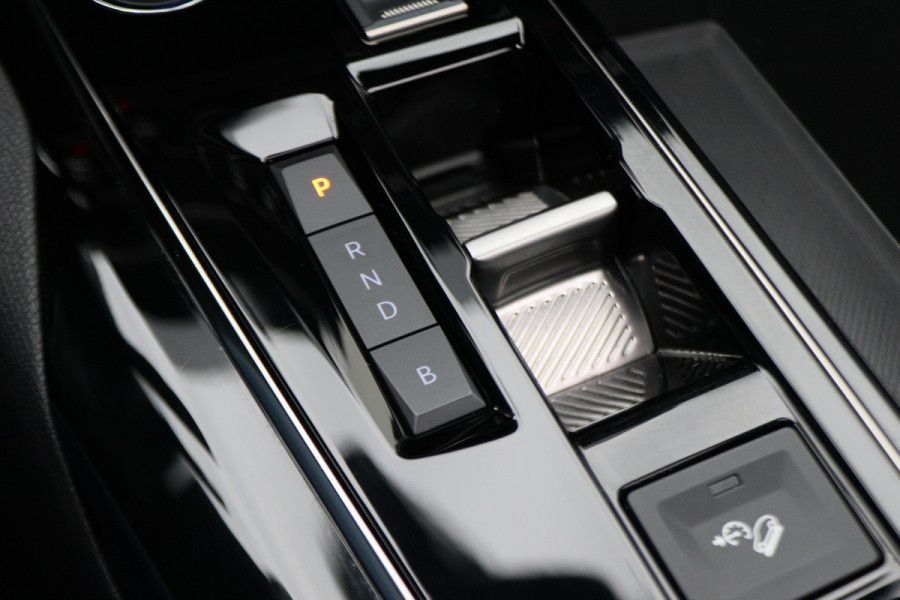 Peugeot 3008 1.6 HYbrid 300 Allure Pack Business 4WD Panoramadak, 360° Camera, Virtual Cockpit, Apple Carplay, LED