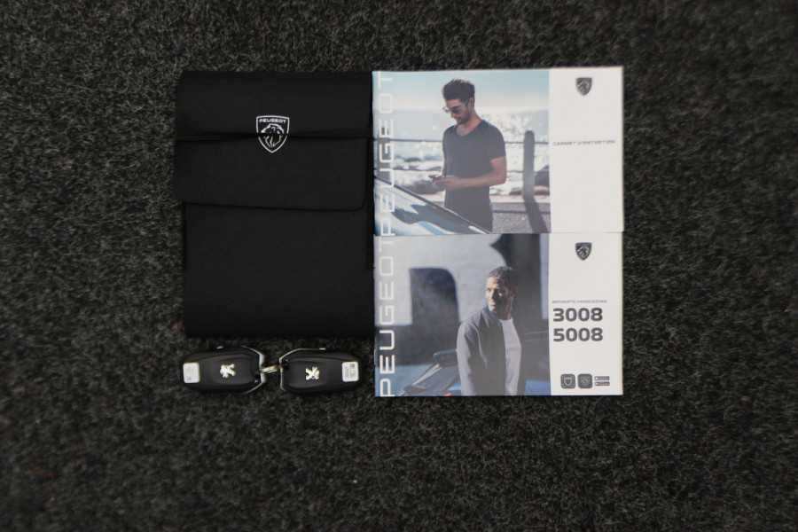 Peugeot 3008 1.6 HYbrid 300 Allure Pack Business 4WD Panoramadak, 360° Camera, Virtual Cockpit, Apple Carplay, LED