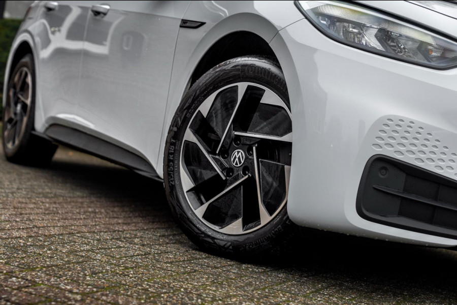 Volkswagen ID.3 First 58 kWh 350 Km Actieradius BTW 1e Eig Adaptive Sfeerverlichting Stoelverwarming 18''