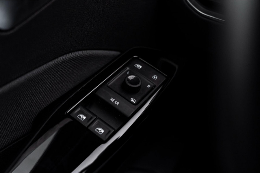 Volkswagen ID.3 First 58 kWh 350 Km Actieradius BTW 1e Eig Adaptive Sfeerverlichting Stoelverwarming 18''