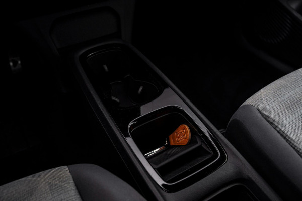 Volkswagen ID.3 First 58 kWh 350 Km Actieradius BTW 1e Eig Adaptive Sfeerverlichting Stoelverwarming 18''