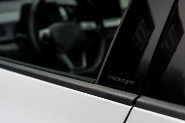 Volkswagen ID.3 First 58 kWh 350 Km Actieradius BTW 1e Eig Adaptive Sfeerverlichting Stoelverwarming 18''