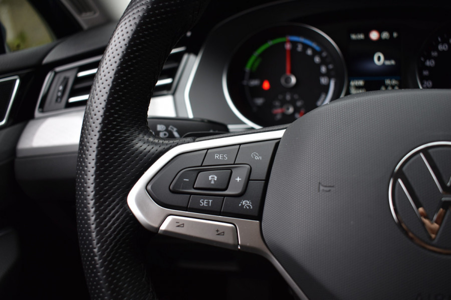 Volkswagen Passat Variant GTE 218PK DSG HYBRID BUSINESS IQ-LIGHT/CAMERA/TREKHAAK