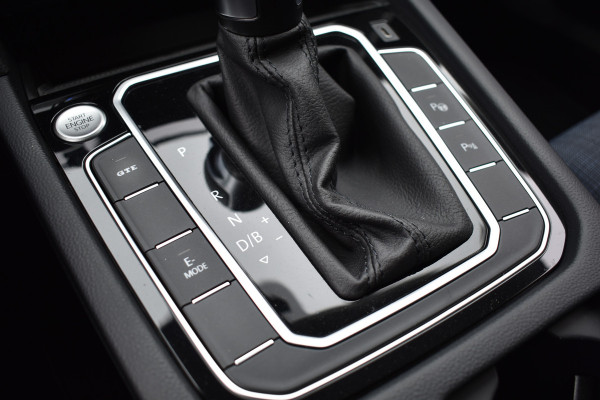 Volkswagen Passat Variant GTE 218PK DSG HYBRID BUSINESS IQ-LIGHT/CAMERA/TREKHAAK