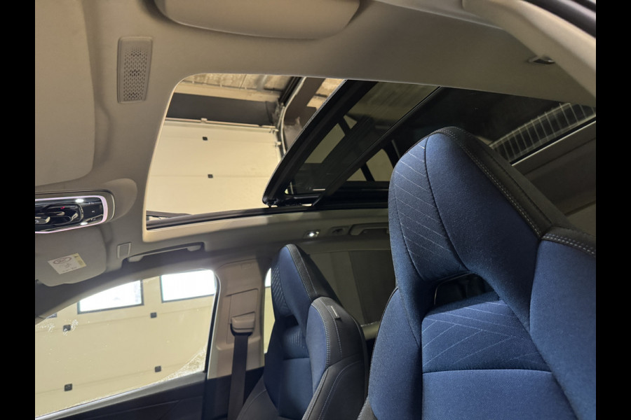 Lynk & Co 01 1.5 | Panoramadak | Adaptive cruise | Camera | Stoelverwarming | Carplay | Sfeerverlichting