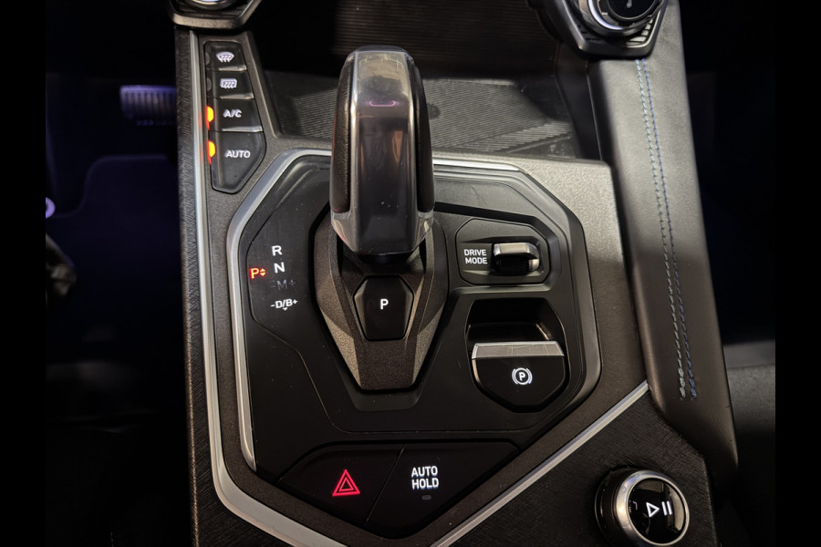 Lynk & Co 01 1.5 | Panoramadak | Adaptive cruise | Camera | Stoelverwarming | Carplay | Sfeerverlichting