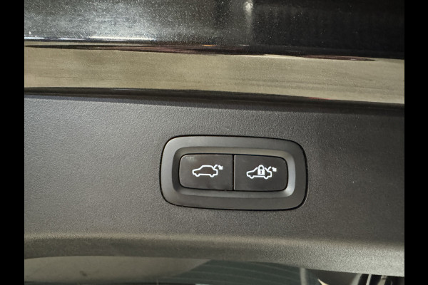 Lynk & Co 01 1.5 | Panoramadak | Adaptive cruise | Camera | Stoelverwarming | Carplay | Sfeerverlichting