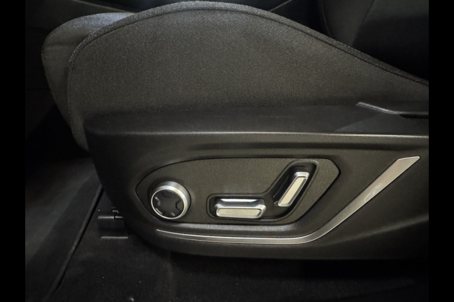 Lynk & Co 01 1.5 | Panoramadak | Adaptive cruise | Camera | Stoelverwarming | Carplay | Sfeerverlichting