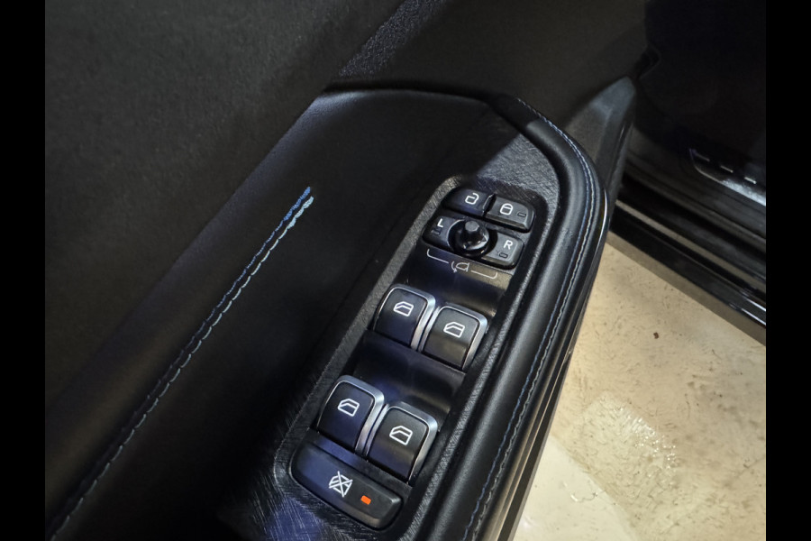 Lynk & Co 01 1.5 | Panoramadak | Adaptive cruise | Camera | Stoelverwarming | Carplay | Sfeerverlichting