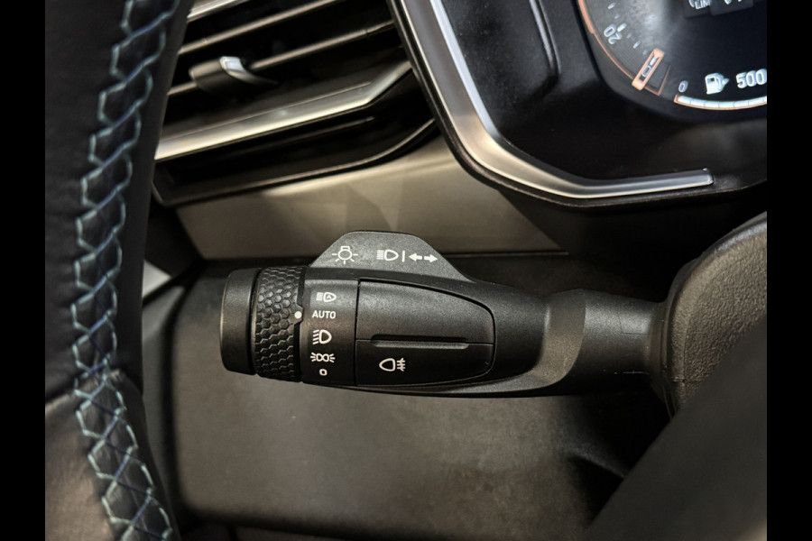 Lynk & Co 01 1.5 | Panoramadak | Adaptive cruise | Camera | Stoelverwarming | Carplay | Sfeerverlichting