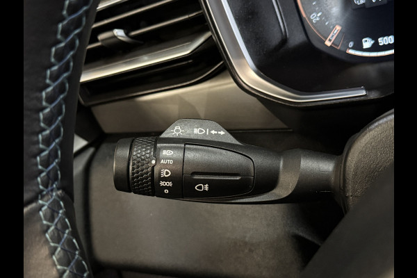 Lynk & Co 01 1.5 | Panoramadak | Adaptive cruise | Camera | Stoelverwarming | Carplay | Sfeerverlichting