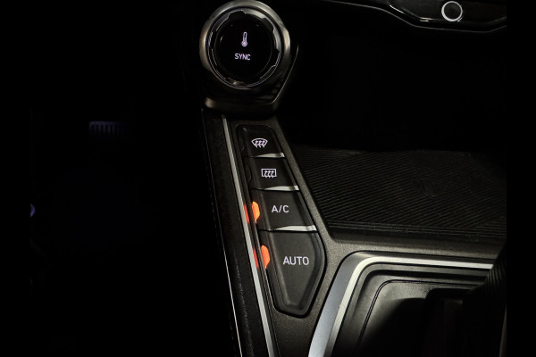 Lynk & Co 01 1.5 | Panoramadak | Adaptive cruise | Camera | Stoelverwarming | Carplay | Sfeerverlichting