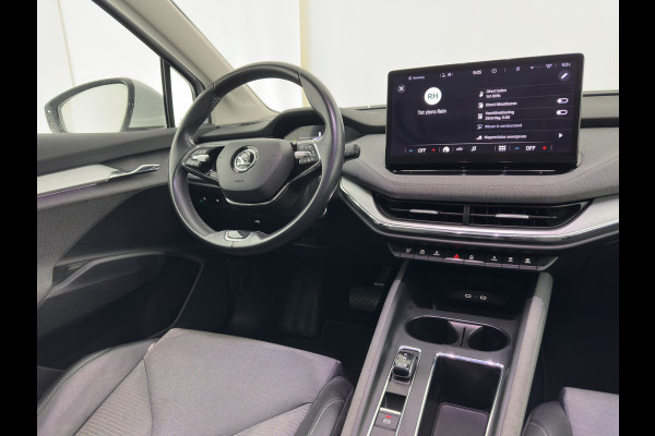 Škoda ENYAQ iV 80 {SOH-90%} [ 3-Fase ] (INCL-BTW) *LEATHER-FABRIC | FULL-LED | DIGI-COCKPIT | CAMERA | KEYLESS | NAVI-FULLMAP | AMBIENT-LIGHT | ECC | HEATED-COMFORTSEATS | DAB+ | PDC | CRUISE | CARPLAY | TOWBAR | 19"ALU*