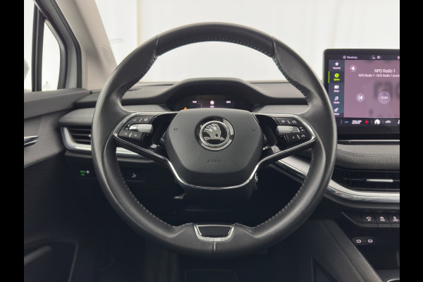 Škoda ENYAQ iV 80 {SOH-90%} [ 3-Fase ] (INCL-BTW) *LEATHER-FABRIC | FULL-LED | DIGI-COCKPIT | CAMERA | KEYLESS | NAVI-FULLMAP | AMBIENT-LIGHT | ECC | HEATED-COMFORTSEATS | DAB+ | PDC | CRUISE | CARPLAY | TOWBAR | 19"ALU*