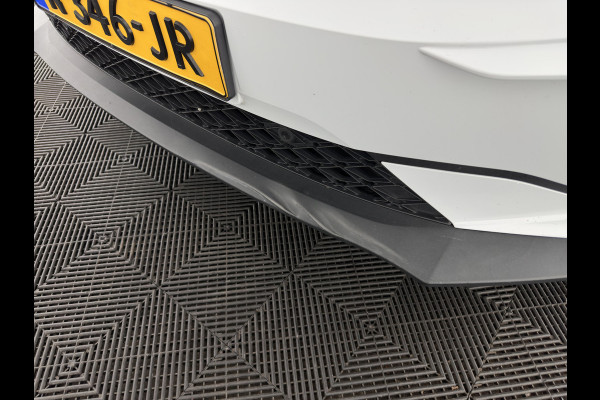 Škoda ENYAQ iV 80 {SOH-90%} [ 3-Fase ] (INCL-BTW) *LEATHER-FABRIC | FULL-LED | DIGI-COCKPIT | CAMERA | KEYLESS | NAVI-FULLMAP | AMBIENT-LIGHT | ECC | HEATED-COMFORTSEATS | DAB+ | PDC | CRUISE | CARPLAY | TOWBAR | 19"ALU*