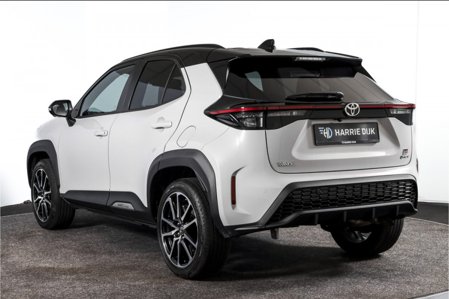 Toyota Yaris Cross 1.5 Hybrid 130 GR Sport - Automaat (Nieuw model) | Pano | Head-up Disp. | Dig.Cockpit | Adapt.Cruise | Stoel+Stuurverw. | 360 Camera | PDC | NAV + App.Connect (Draadloos) | JBL | ECC | LM 18" | 9057