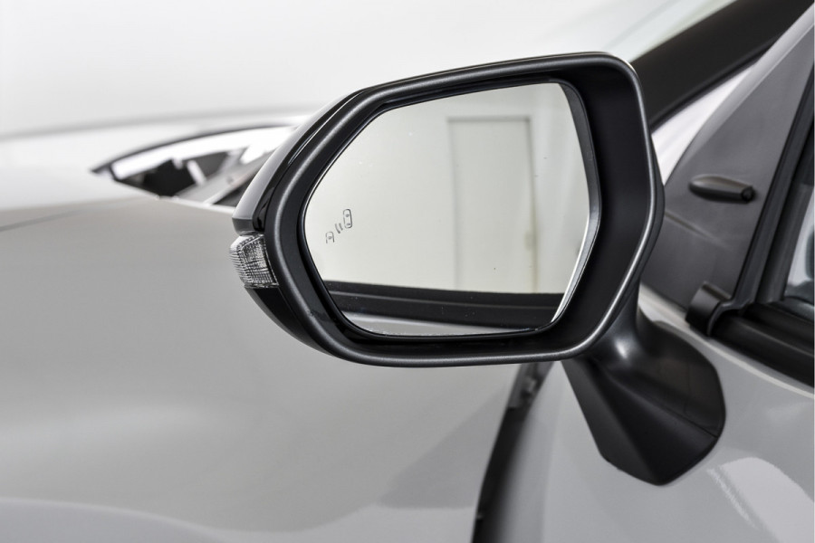 Toyota Yaris Cross 1.5 Hybrid 130 GR Sport - Automaat (Nieuw model) | Pano | Head-up Disp. | Dig.Cockpit | Adapt.Cruise | Stoel+Stuurverw. | 360 Camera | PDC | NAV + App.Connect (Draadloos) | JBL | ECC | LM 18" | 9057