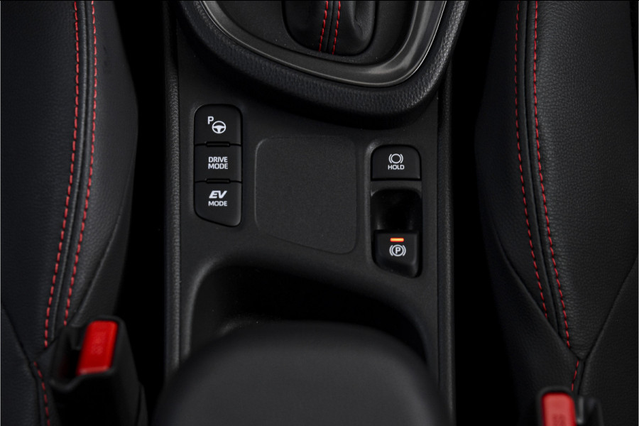 Toyota Yaris Cross 1.5 Hybrid 130 GR Sport - Automaat (Nieuw model) | Pano | Head-up Disp. | Dig.Cockpit | Adapt.Cruise | Stoel+Stuurverw. | 360 Camera | PDC | NAV + App.Connect (Draadloos) | JBL | ECC | LM 18" | 9057