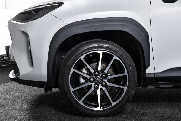 Toyota Yaris Cross 1.5 Hybrid 130 GR Sport - Automaat (Nieuw model) | Pano | Head-up Disp. | Dig.Cockpit | Adapt.Cruise | Stoel+Stuurverw. | 360 Camera | PDC | NAV + App.Connect (Draadloos) | JBL | ECC | LM 18" | 9057