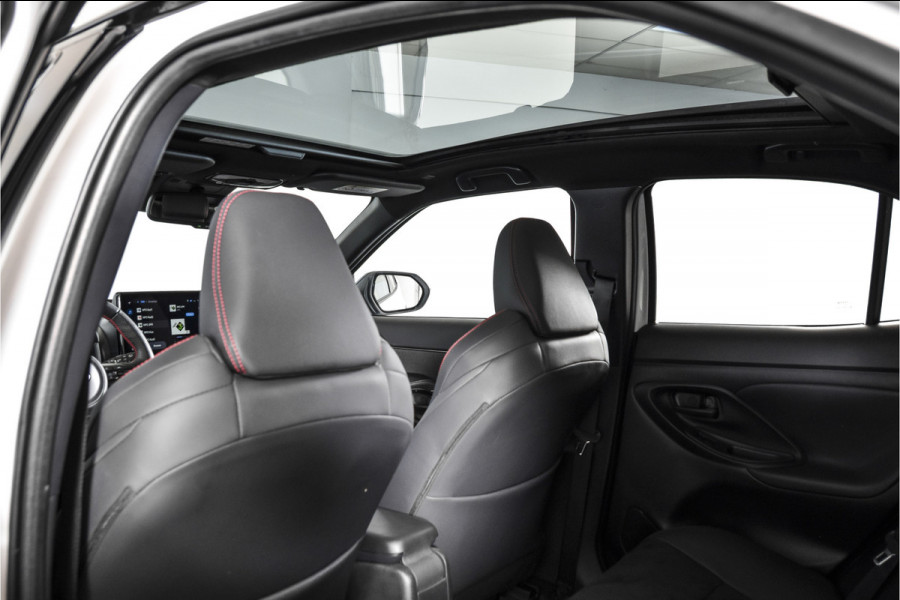 Toyota Yaris Cross 1.5 Hybrid 130 GR Sport - Automaat (Nieuw model) | Pano | Head-up Disp. | Dig.Cockpit | Adapt.Cruise | Stoel+Stuurverw. | 360 Camera | PDC | NAV + App.Connect (Draadloos) | JBL | ECC | LM 18" | 9057