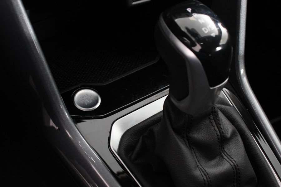 Volkswagen T-Roc 1.5 TSI 150pk DSG Style | Navigatie | Apple Carplay/Android Auto | Parkeersensoren | Camera | Adaptive Cruise Control | Park Assist | Stoel- en stuurverwarming | Elektrische achterklep | LED-koplampen | Getinte ramen