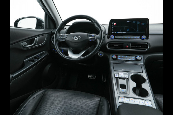 Hyundai Kona EV Premium 64 kWh ( Fase-3 ) { SOH-96%) Aut.* HEAT-PUMP | NAVI-FULLMAP | KEYLESS | CAMERA | DAB | ECC | PDC | ADAPTIVE-CRUISE | CCS-FASTLOADER | LANE-ASSIST | HEATED-COMFORTSEATS | 17''ALU*