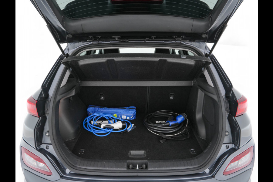 Hyundai Kona EV Premium 64 kWh ( Fase-3 ) { SOH-96%) Aut.* HEAT-PUMP | NAVI-FULLMAP | KEYLESS | CAMERA | DAB | ECC | PDC | ADAPTIVE-CRUISE | CCS-FASTLOADER | LANE-ASSIST | HEATED-COMFORTSEATS | 17''ALU*